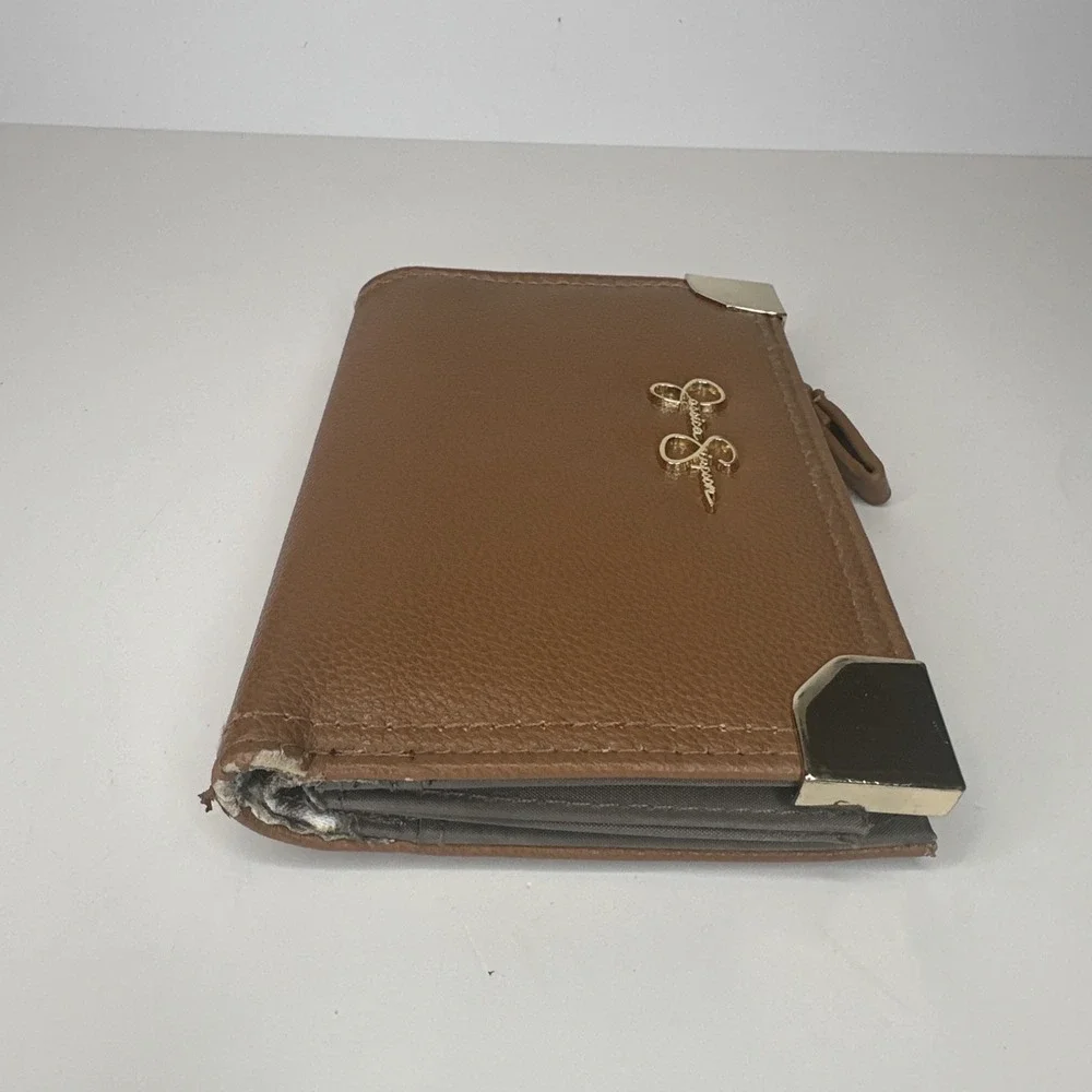 JESSICA SIMPSON FAUX Women's Brown Leather Zip Clutch‎ Wallet
